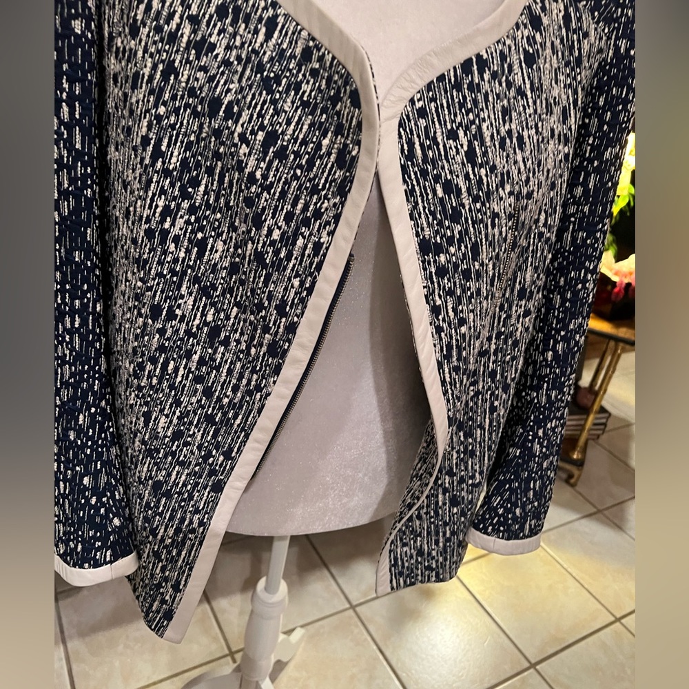 Joana Baraschi Size 10 Zippered Blue & White Suit Jacket